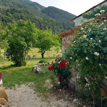 Gite La Mountagna Peyroules ภายนอก รูปภาพ