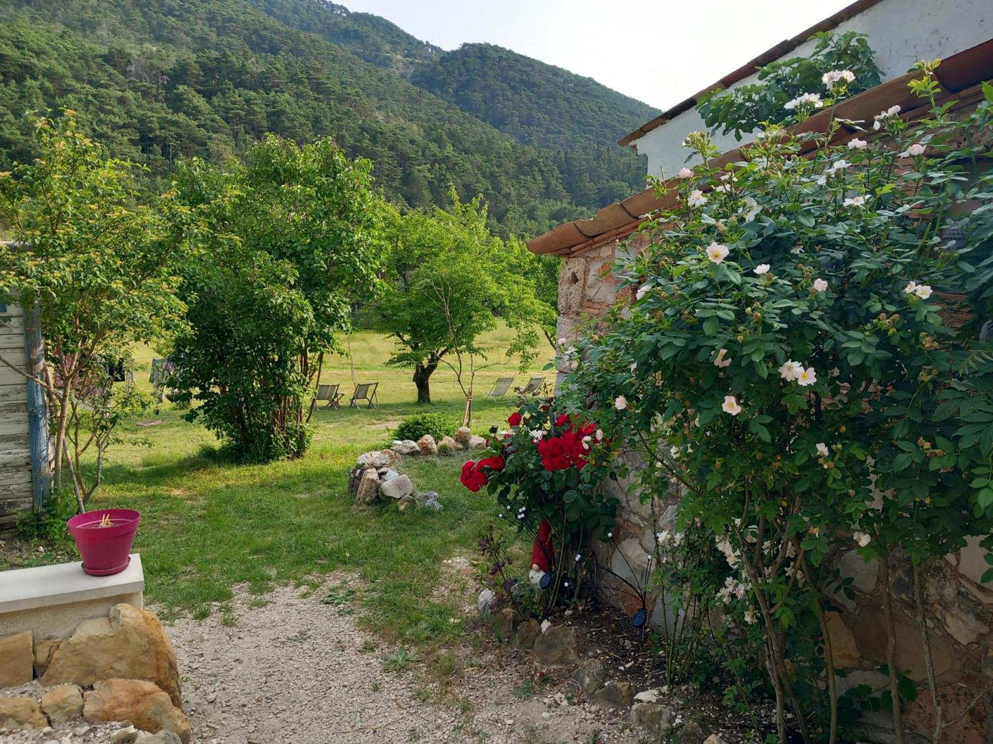Gite La Mountagna Peyroules ภายนอก รูปภาพ